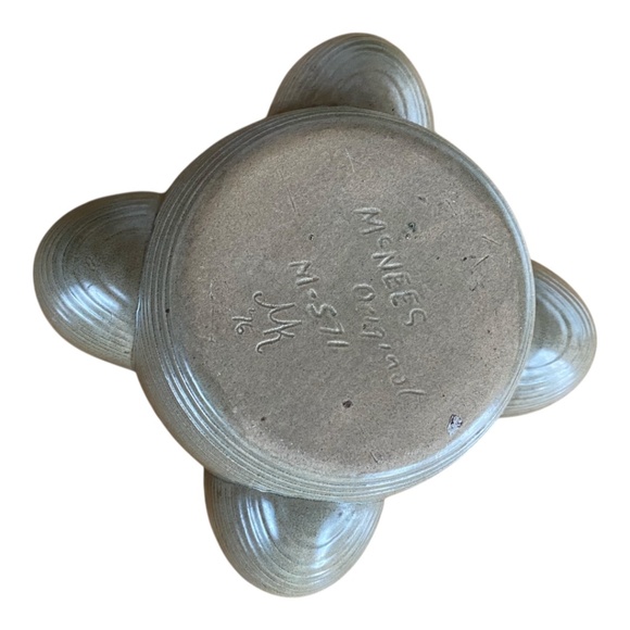 Vintage McNees signed pottery, collectible ceramic strawberry planter - Picture 8 of 16